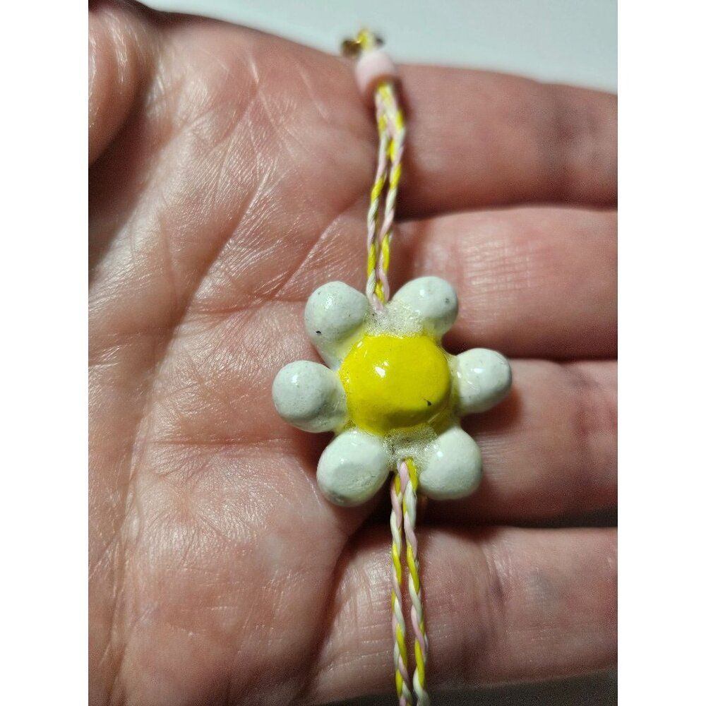 Child's daisy bracelet up to 6.5" yellow white